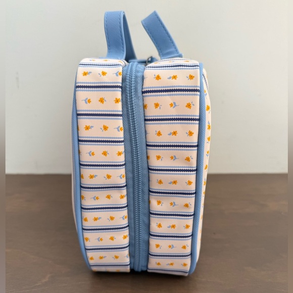 NWT • Tender Love + Carry Vintage Floral Print Hanging Travel Case Tote - Picture 5 of 10